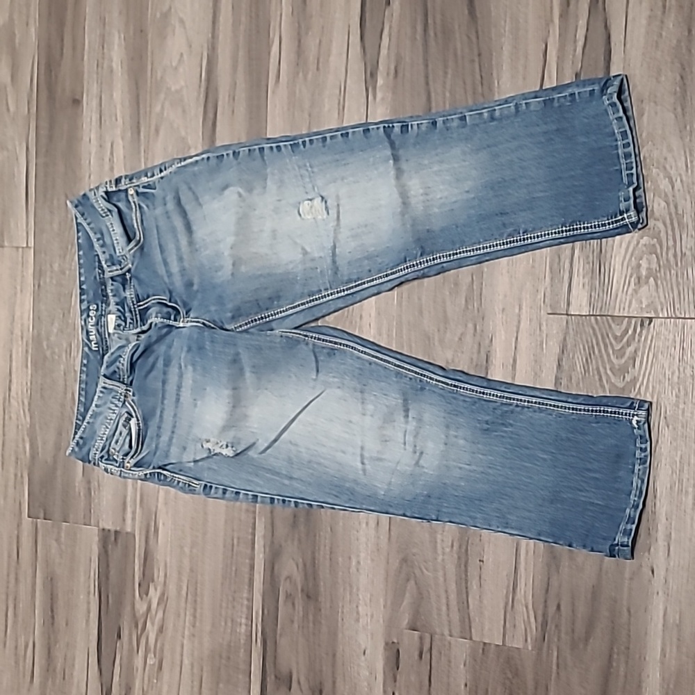 Maurices distressed capris